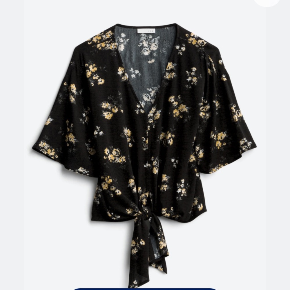 LUQ Rhee Tie Front Top size large